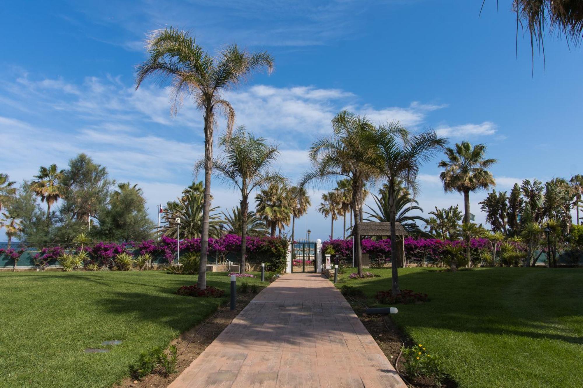 Primera Linea De Playa En Puerto Banus Marbella